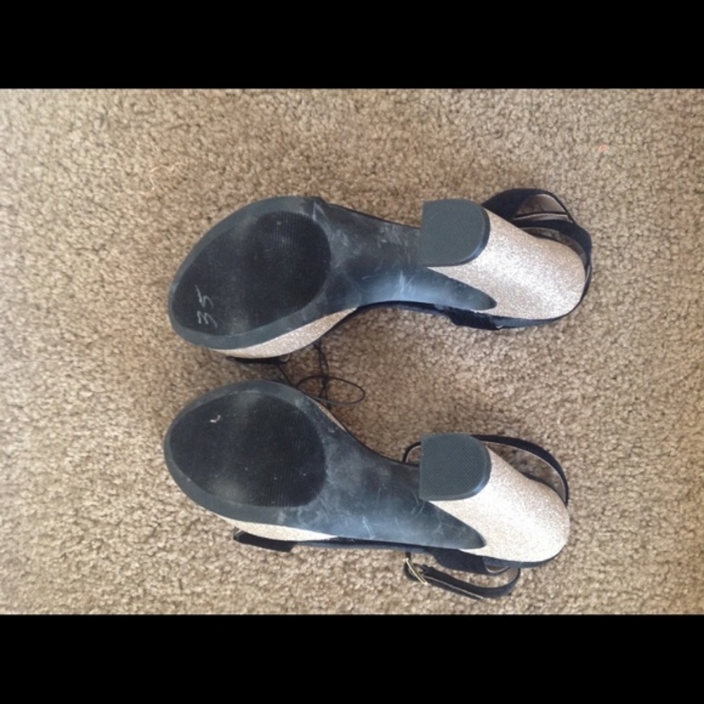 NWT Betsy Johnson glitter velvet chunky heel - Picture 2 of 7